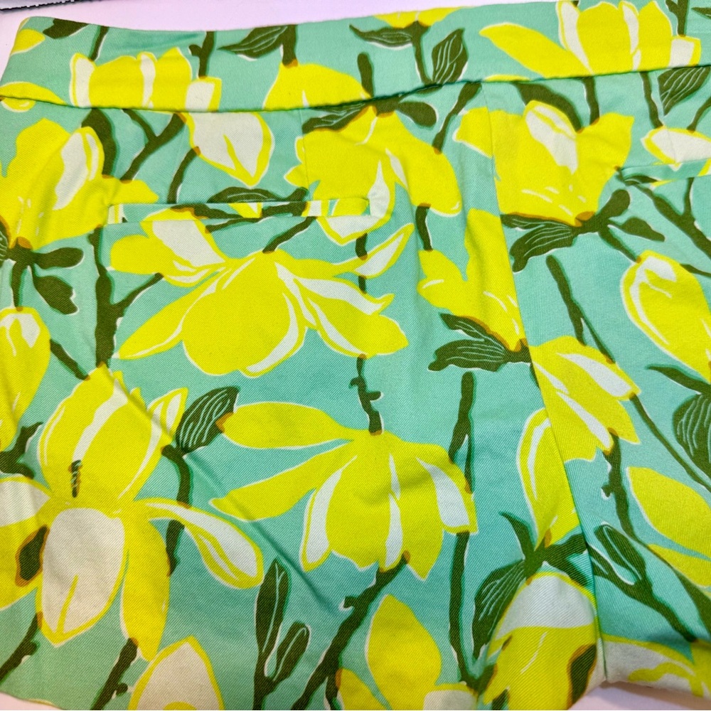 J. Crew Chino Shorts Mid Rise Floral Green Yellow Cotton Women Size 10 Like New - Picture 6 of 12